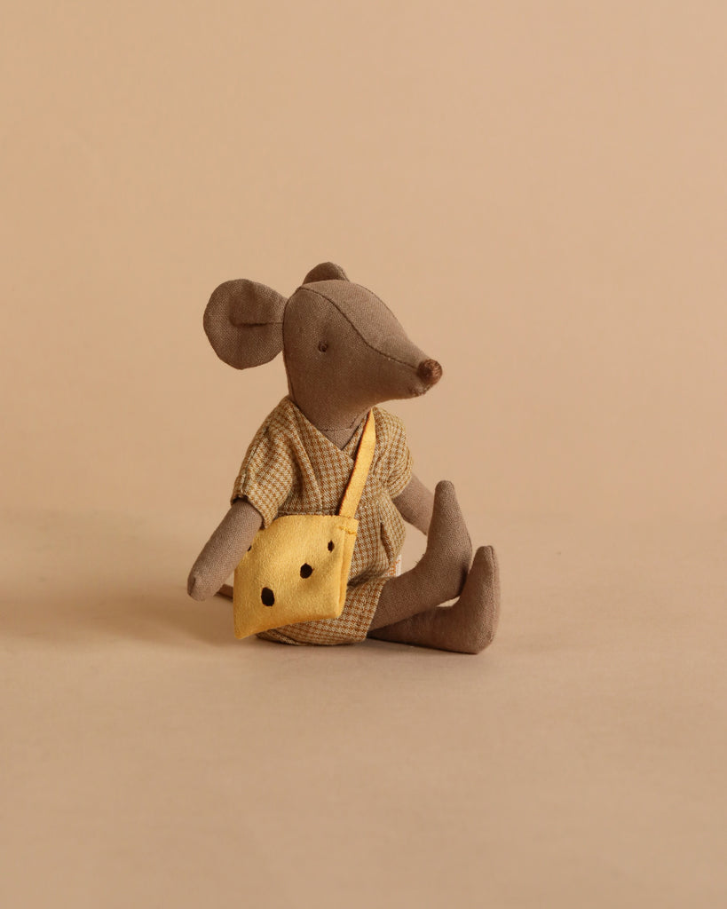 The Maileg Mum Mouse in Queen Dress with Stand sits against a plain beige background—an ideal addition to any mouse house or collection of Maileg accessories.