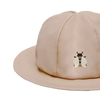 The Donsje Organic Cotton Steijn Bee Hat in beige features a small embroidered bee and offers stylish sun protection.