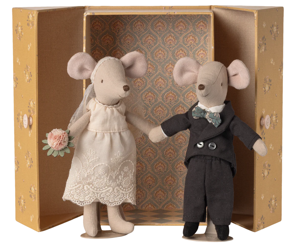 The Maileg Wedding Mice Couple in Box, Mum and Dad, arrive dressed as bride and groom in a decorative box—a delightful gift boxed plush collectible for special occasions.