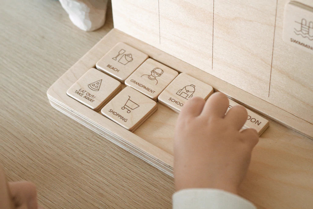 Wooden calendar 